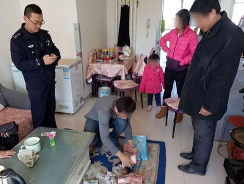 17萬當垃圾丟掉：驚慌失措！全家上陣翻找垃圾桶